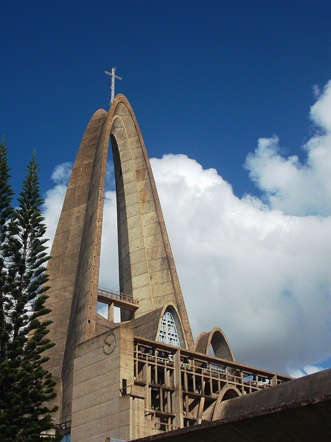 Basilika von Higüey - Beeindruckende moderne Kirche in der Dominikanischen Republik